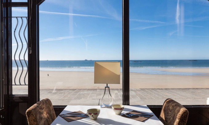 Courtoisville-Sillon-Moka Hotel | Hôtel Ambassadeurs