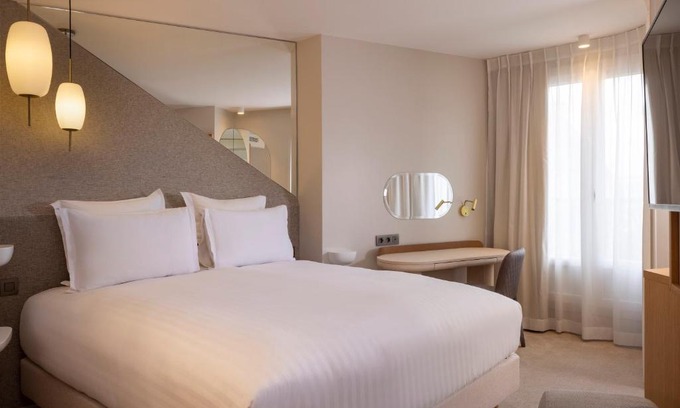 9th Arrondissement Hotel | Hôtel Beige