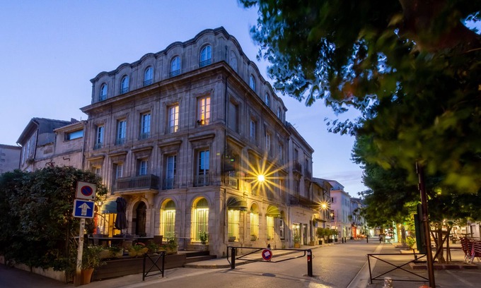 Arles City Centre Hotel | Hôtel Le Relais de Poste Arles Centre Historique