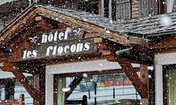 Courchevel Hotel | Hôtel Les Flocons
