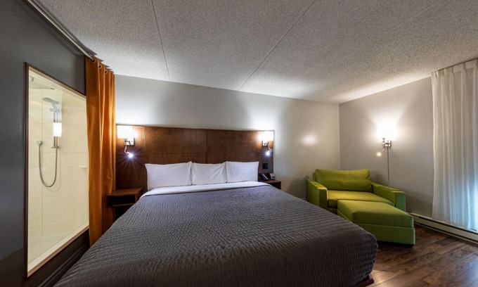 Les Rivieres Hotel | Hôtel & Suites Normandin Québec