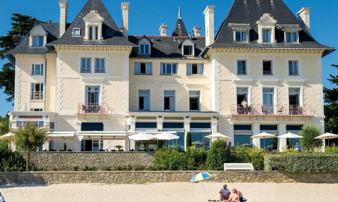 La Baule-Escoublac Hotel | Hôtel Vacances Bleues Villa Caroline