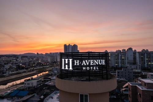 Chuncheon Hotel | H Avenue Chuncheon