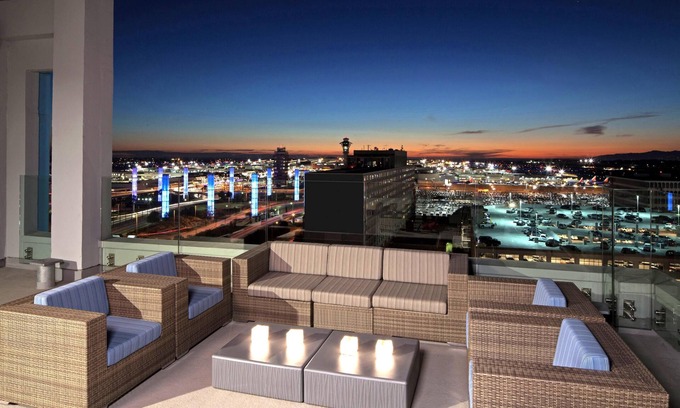 Los Angeles Hotel | H Hotel Los Angeles, Curio Collection by Hilton