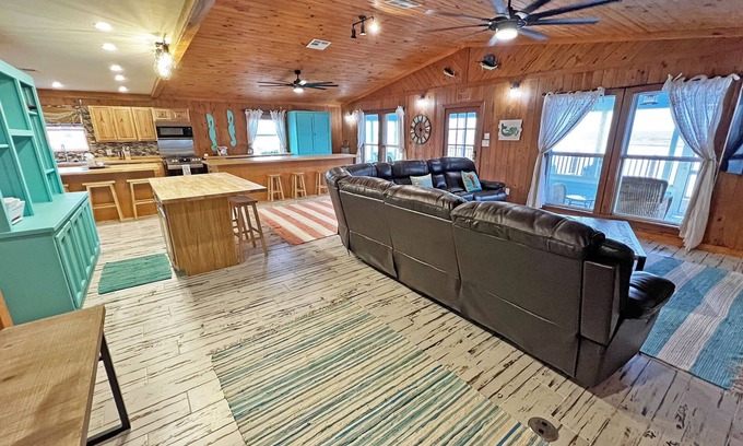 Grand Isle House | H2O Psycho - Beachfront - Island Realty
