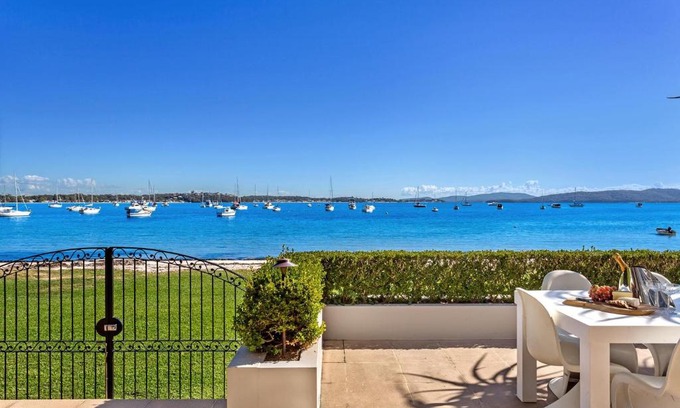 Corlette House | H3 Port Stephens