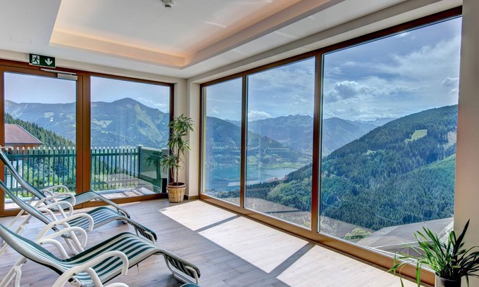 Zell am See Apartment | HA Zirbe 110m² Seeblick - Winter - Berghotel Jaga-alm