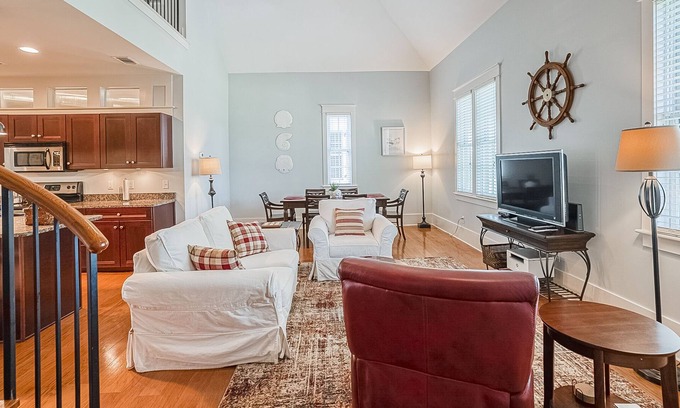 Habersham Villa | Habersham Villa Sleeps 6 Just a Short Walk to Pool and community Amenities