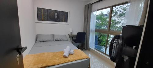 San Javier House | Habitación 303 con baño privado cerca a laureles