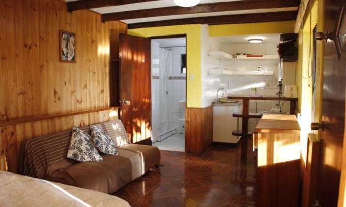 Placeres Apartment | Habitación con baño, cocina y patio privado