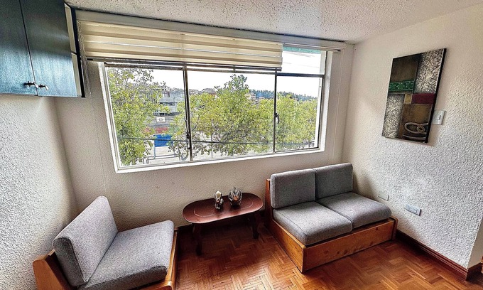 Miraflores Apartment | Habitación Estudio en las Faldas del Volcán Pichincha