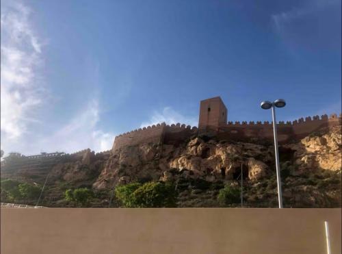 Almeria Centro House | Habitación privada LA ALCAZABA A TUS PIES