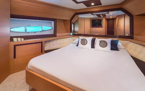 Santa Margarida Boat Rental | Habitación Suite, Alojamiento Apartamento Barco