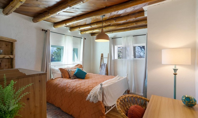 Albuquerque House | Hacienda Escondida- Modern Southwest Relaxation