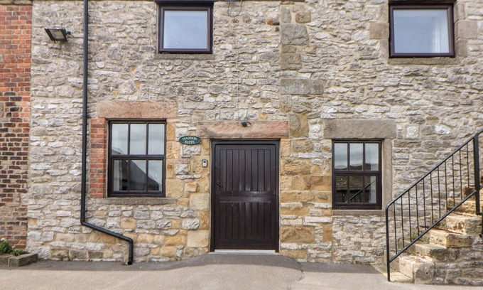 Over Haddon Cottage | HADDON COTTAGE, pet friendly, character holiday cottage in Bakewell