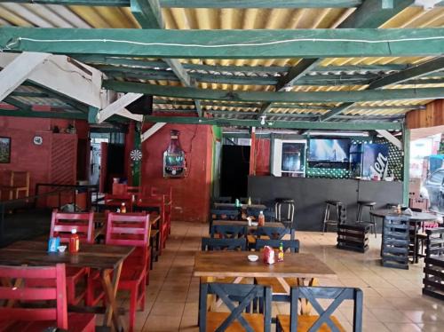 Coatepeque Apartment | Hades Metal Bar