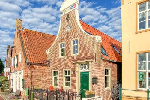 Greetsiel House | HafenKOJE anno 1792, mitten im Greetsieler Hafen