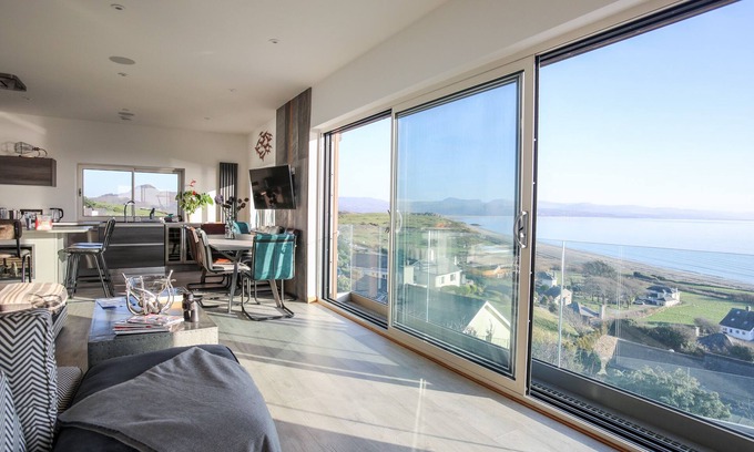 Criccieth House | Hafod Y Mor