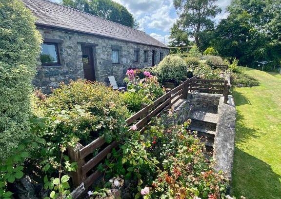 Dinas House | Hafoty Farm Cottages