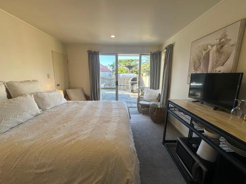 Hahei House | Hahei Beach Village Studio