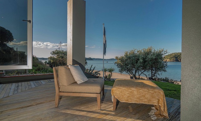 Hahei House | Hahei Oceanfront - Hahei Holiday Home