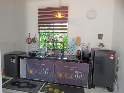 Kota Samarahan House | Haji Ineng Homestay- Guest House
