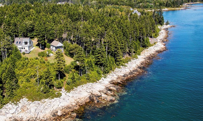 Spruce Head House | HALCYON POINT - Town of St George