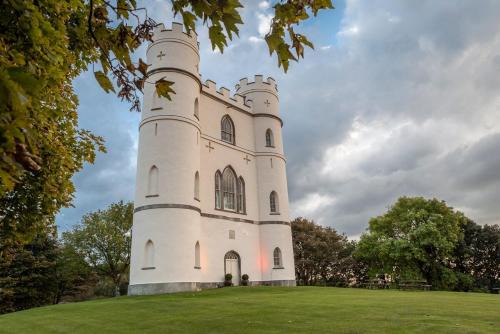 Widnes House | Haldon Belvedere Lawrence Castle