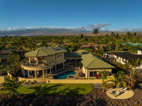 Kamuela House | Hale Mele 2 with Panoramic Golf Course View, private Pool, Hot Tub, Golf Cart and E-Bikes