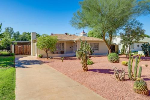 Encanto House | half Mi to Light Rail Midtown PHX Home with Patio