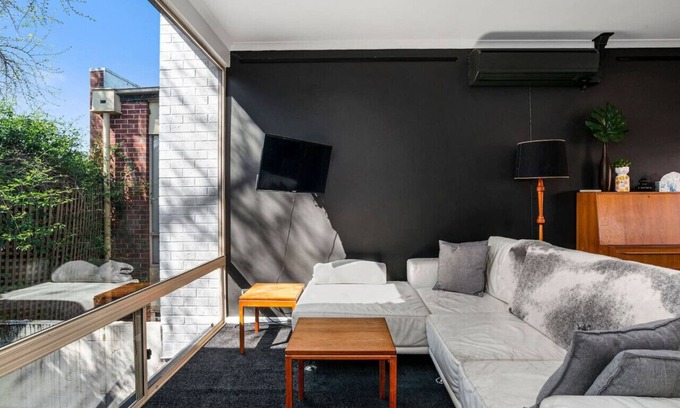 Adelaide Central Business District House | Halifax Muse Pet Friendly Townhouse