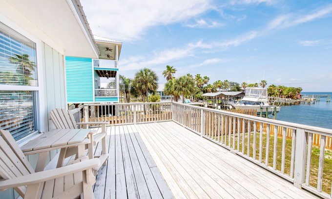 Fort Morgan Pines House | Halito Oka | Gorgeous Bay Views | Beach Access
