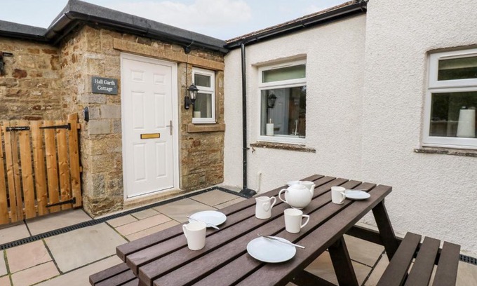 Carperby House | Hall Garth Cottage