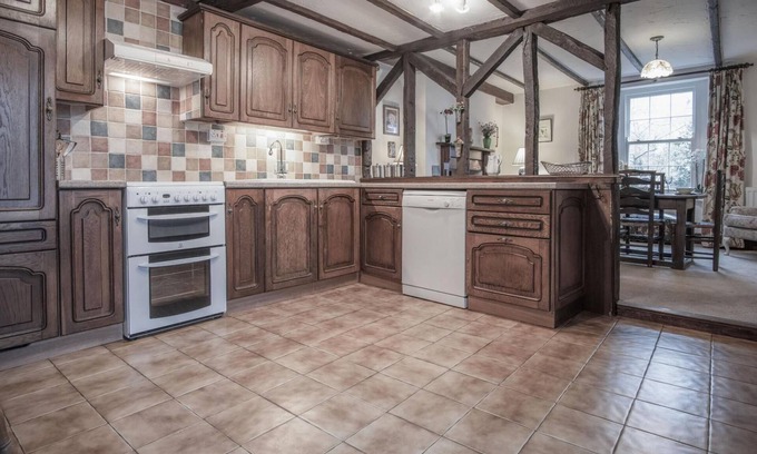 St. Florence House | Hall House - 3 Bedroom Cottage - Saint Florence