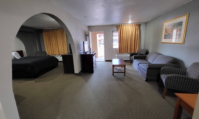 North San Antonio - SAT Hotel | Hallmark Inn & Suites