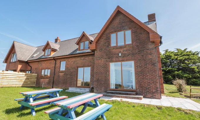 Stibb House | HALLS FARM, family friendly, character holiday cottage in Poughill