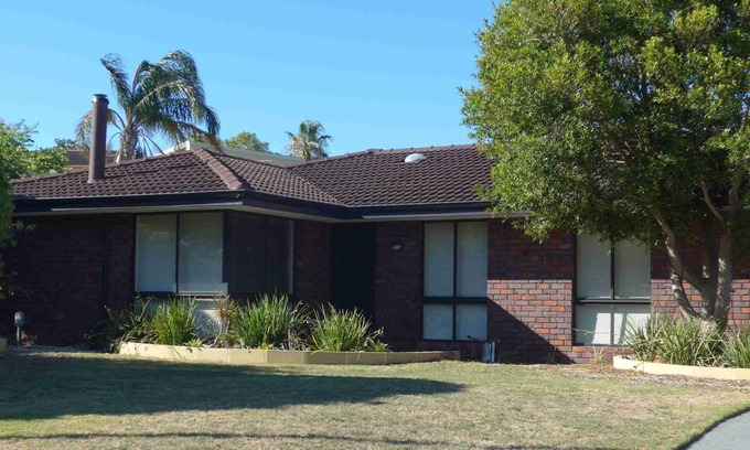 Halls Head House | Halls Head Holiday Home - family friendly