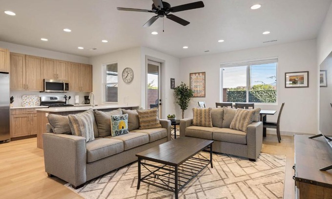 Santa Clara House | Hallser's Hive #4 townhouse