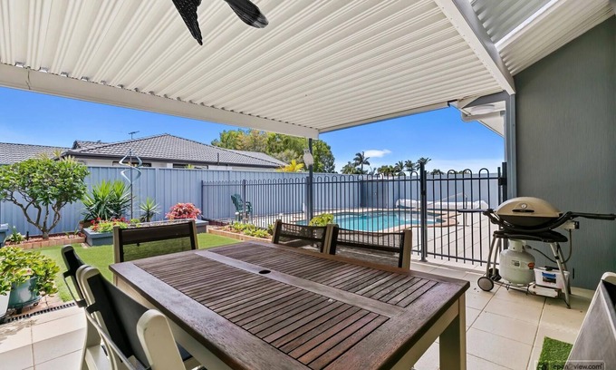 Banksia Beach House | Halycon House