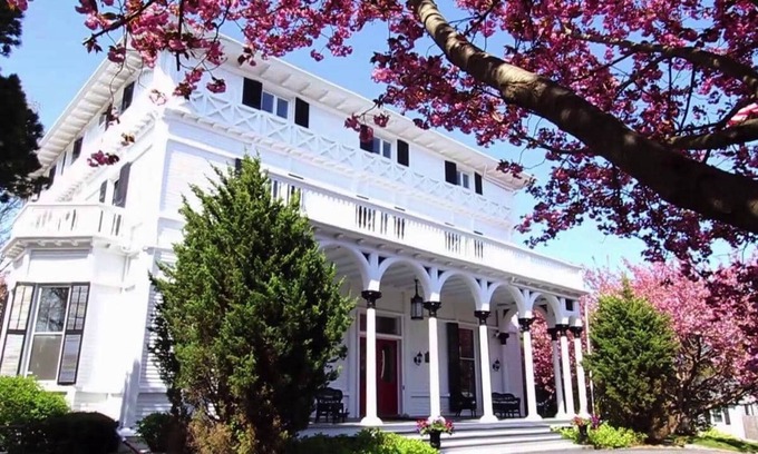 Middletown Bed & Breakfast | Hamilton Hoppin House