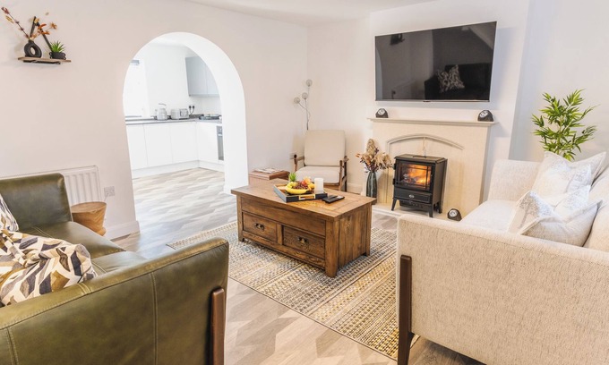 Nettleham House | Hampshire Charming House