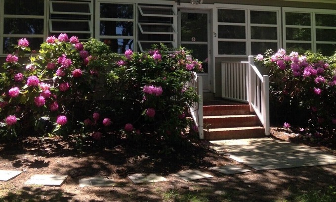Hampton Bays Cottage | Hampton Bays Beach Cottage - Walk to Peconic Bay Beach