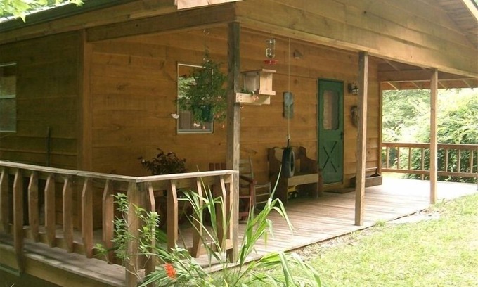 Mars Hill Cabin | Hampton Creek Cabin Asheville nFamily & Pet Friendly surrounded by Pisgah Forest