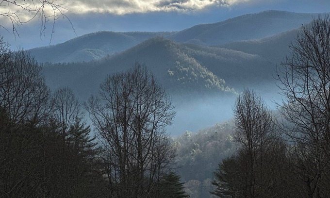 Hampton House | Hampton Haven - Fabulous mountain house close to AT and Watauga Lake!