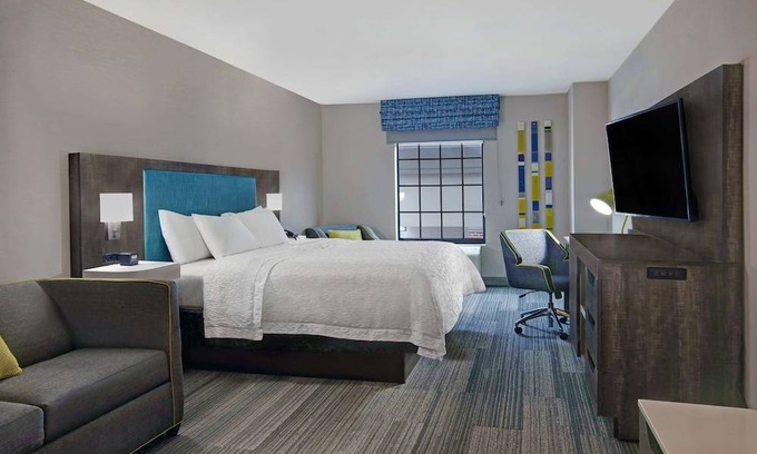 Westfield Hotel | Hampton Inn by Hilton Westfield