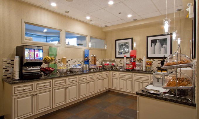 Richmond City Centre Hotel | Hampton Inn by Hilton Vancouver-Airport/Richmond