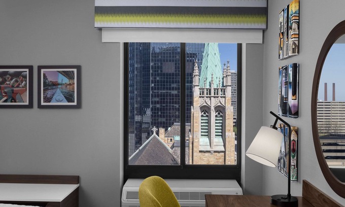 Gateway District Hotel | Hampton Inn Cleveland-Downtown