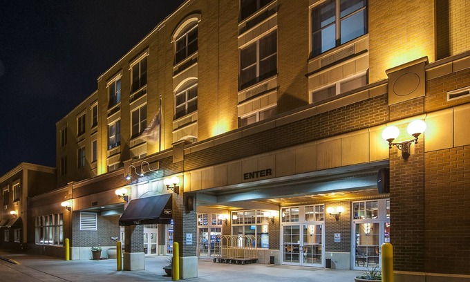 Deadwood Hotel | Hampton Inn Deadwood at Tin Lizzie Gaming Resort
