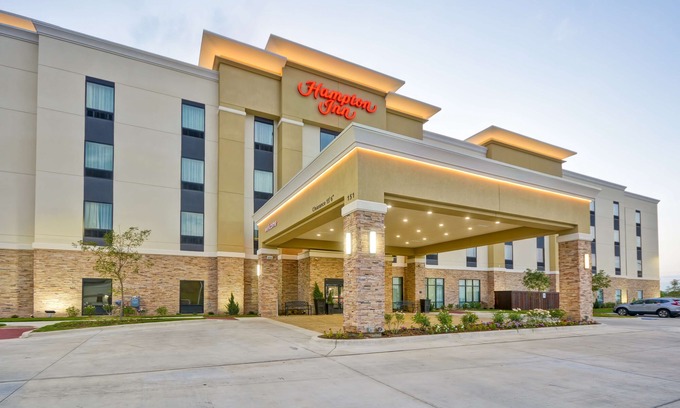 Kyle Hotel | Hampton Inn Kyle