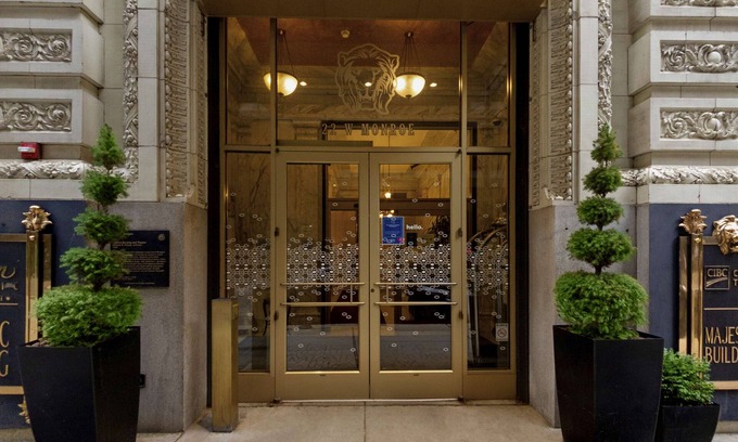 The Loop Hotel | Hampton Inn Majestic Chicago Theatre District